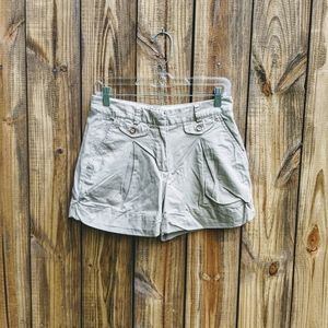 Pleated khaki shorts